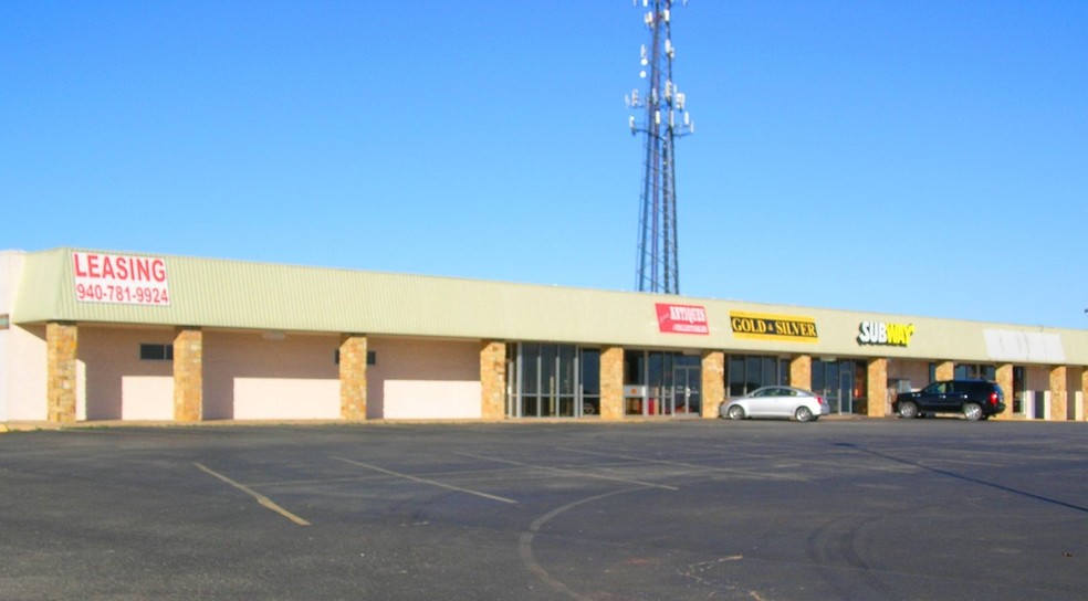 Primary Photo Of 208 S Red River Expy, Burkburnett Storefront For Lease