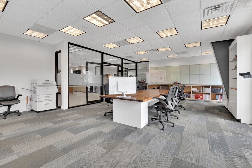 More Photos Of 1326 Progress Dr, Front Royal Flex For Sale