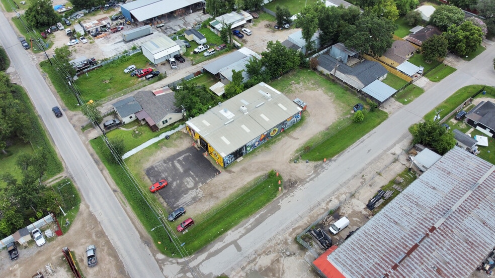More Photos Of 11730 Aldine Westfield Rd, Houston Warehouse For Sale