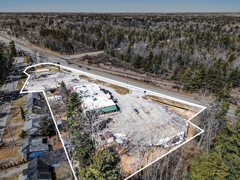 More Photos Of 1222 N US 23, East Tawas Restaurant For Sale