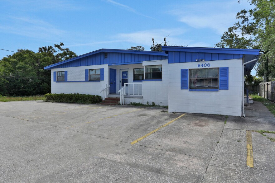 More Photos Of 6406 Merrill Rd, Jacksonville Office For Sale