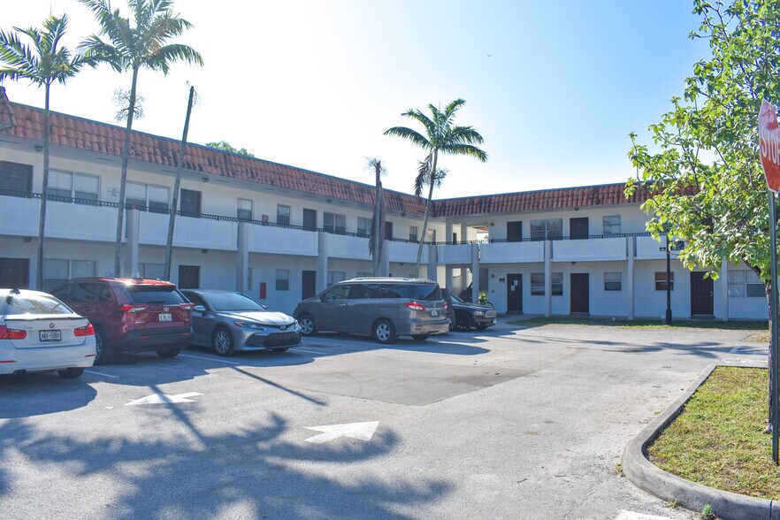 More Photos Of 400 NW 65th Ave, Margate Apartments For Sale