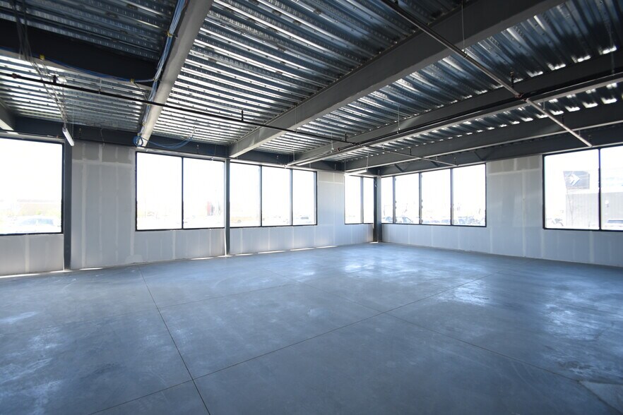 More Photos Of 5651 38th St S, Fargo Office For Lease