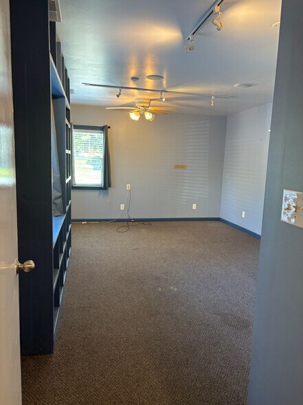 More Photos Of 6662 W Johnson Rd, La Porte Light Distribution For Lease