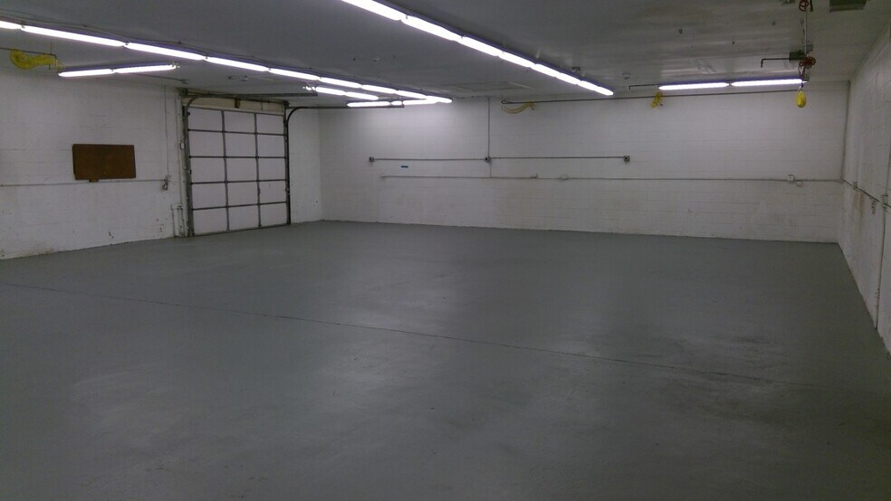 More Photos Of 471 Washington ave, North Haven Industrial For Lease