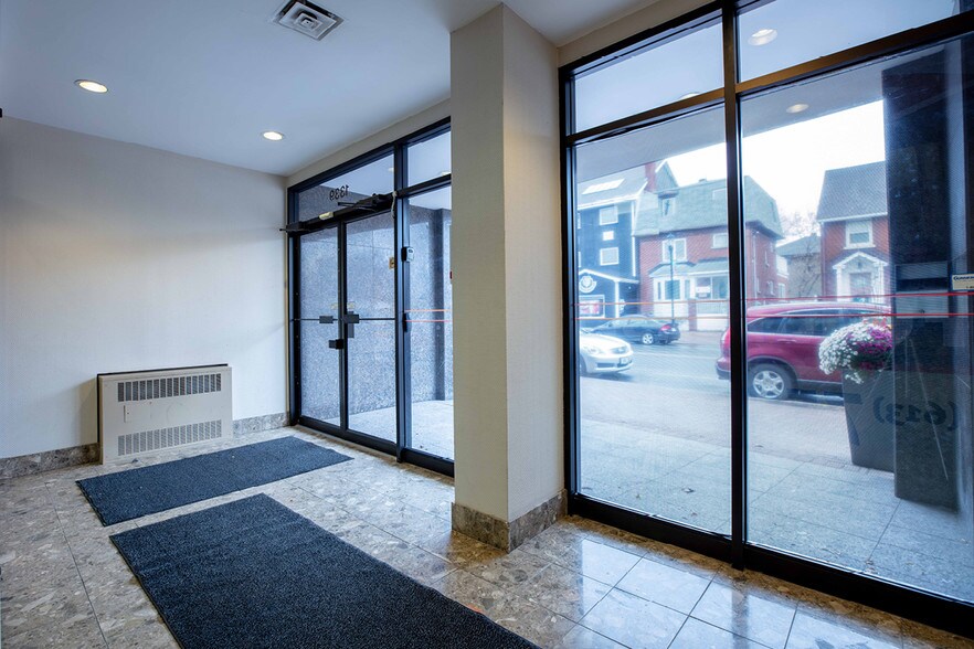 More Photos Of 1337-1341 Wellington St W, Ottawa Office For Lease