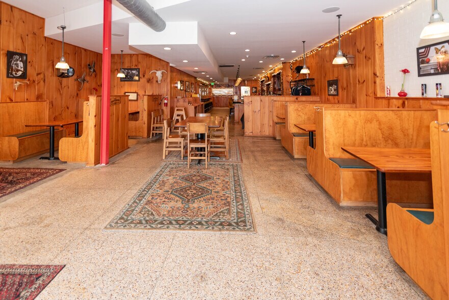 More Photos Of 5800 York Rd, Baltimore Restaurant For Sale