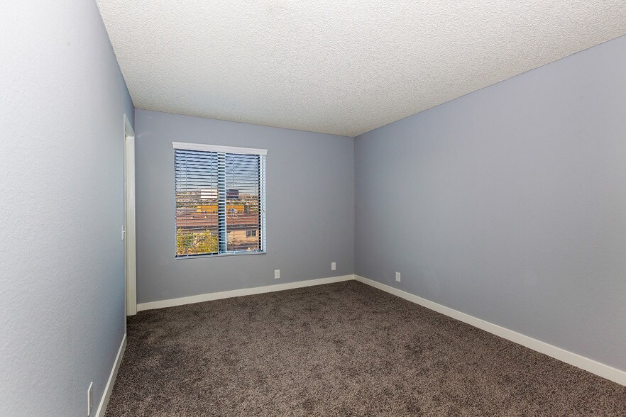 More Photos Of 1135 Raymond Ave, Long Beach Apartments For Sale