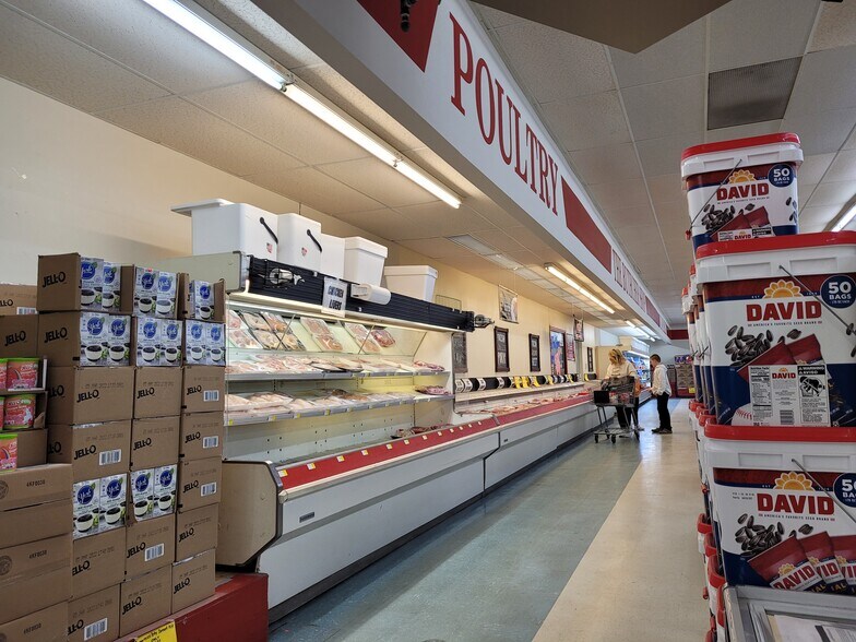 More Photos Of 508 Ruritan Rd, Harriman Supermarket For Sale