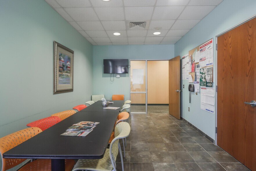 More Photos Of 10281 Corporate Dr, Gulfport Office For Sale