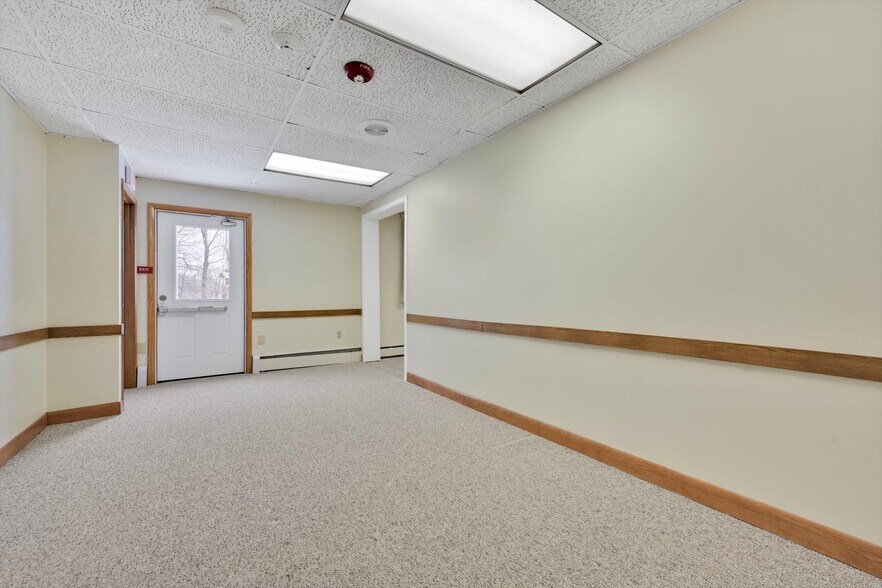 More Photos Of 780 Claremont Ave, Tamaqua Office For Sale