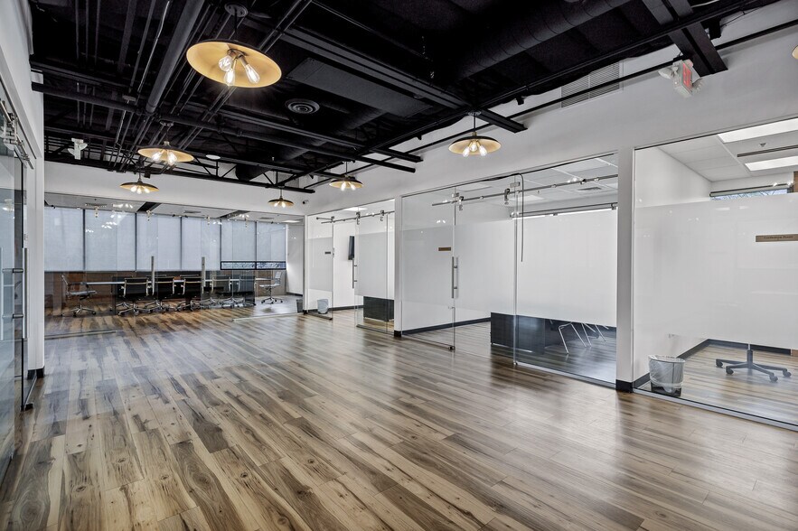 More Photos Of 2727 N 3rd St, Phoenix Office For Sale