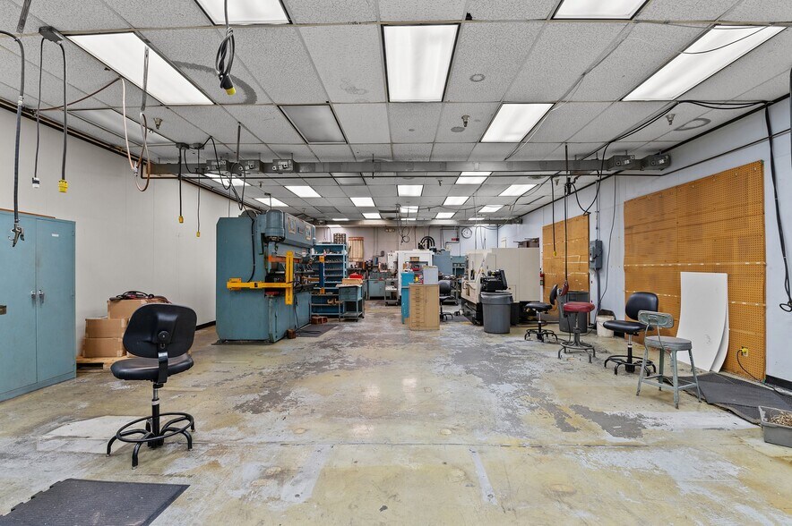 More Photos Of 951 Wendell Blvd, Wendell Manufacturing For Sale