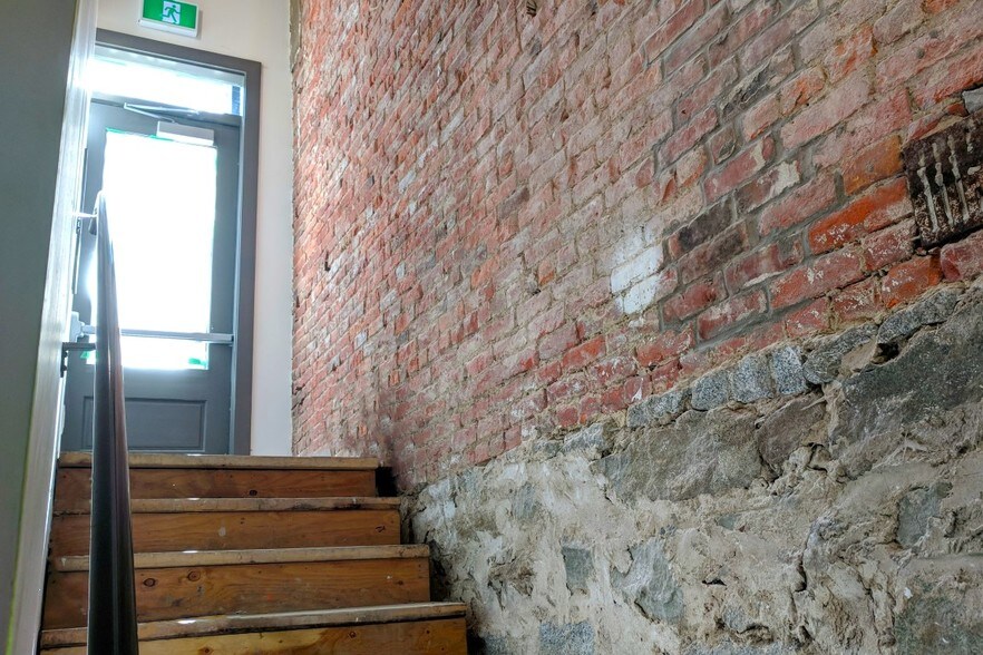 More Photos Of 5 W Hastings St, Vancouver Apartments For Lease