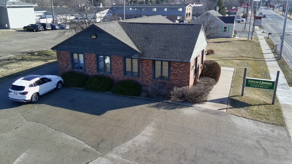 More Photos Of 2100 W Court St, Janesville Freestanding For Sale