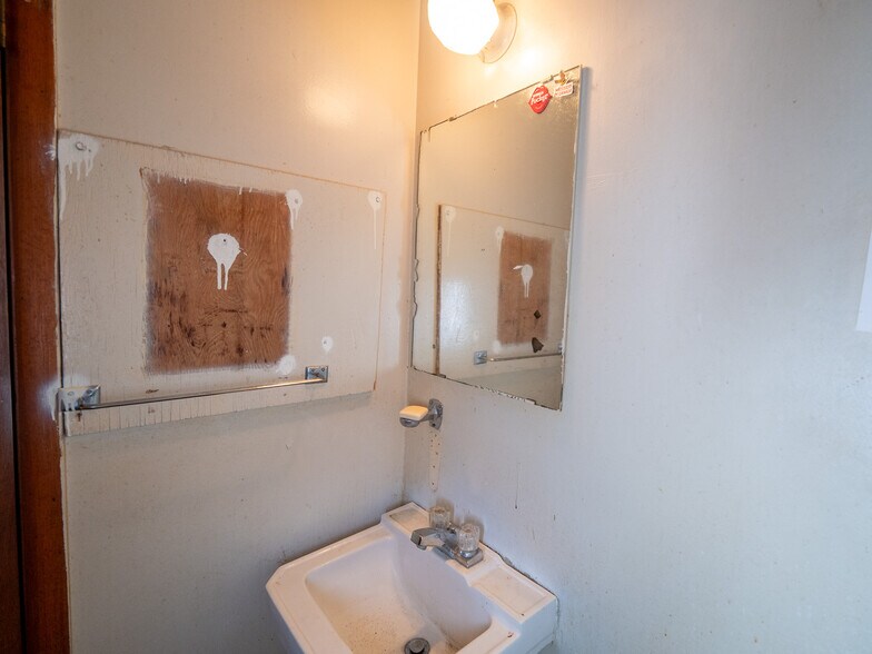 More Photos Of 400 S Air Depot Blvd, Oklahoma City Freestanding For Sale