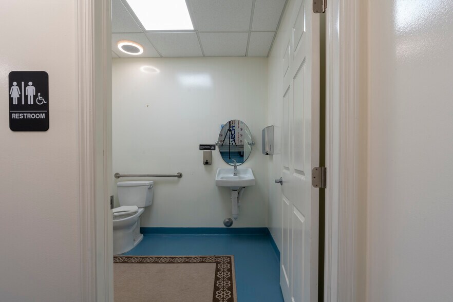 More Photos Of 218 S F St, Lake Worth Beach Warehouse For Sale