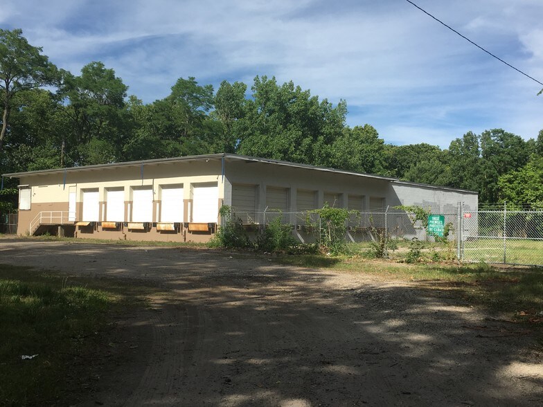 More Photos Of 15 Whipple St, Springfield Distribution For Sale