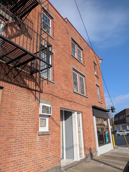 More Photos Of 585 Broadway, Kingston Storefront Retail Office For Lease