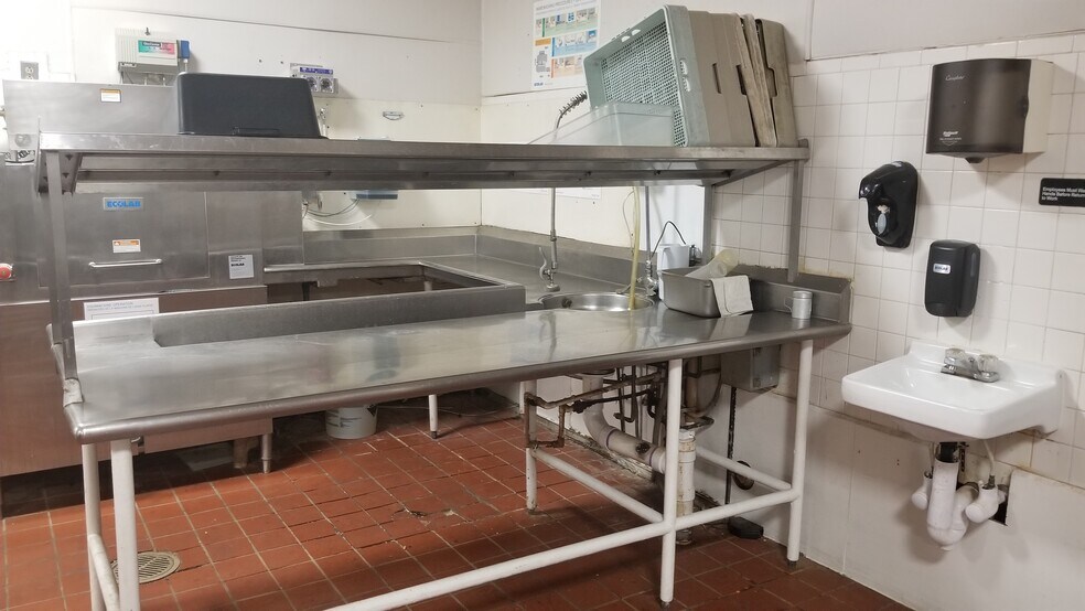 More Photos Of 1471 E Brooks Rd, Memphis Hotel For Sale