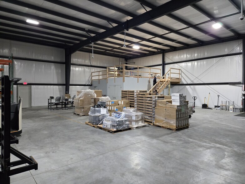 More Photos Of 6024 Highview Dr, Fort Wayne Industrial For Lease