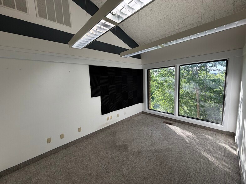 More Photos Of 4885 S 900 E, Salt Lake City Office For Sale