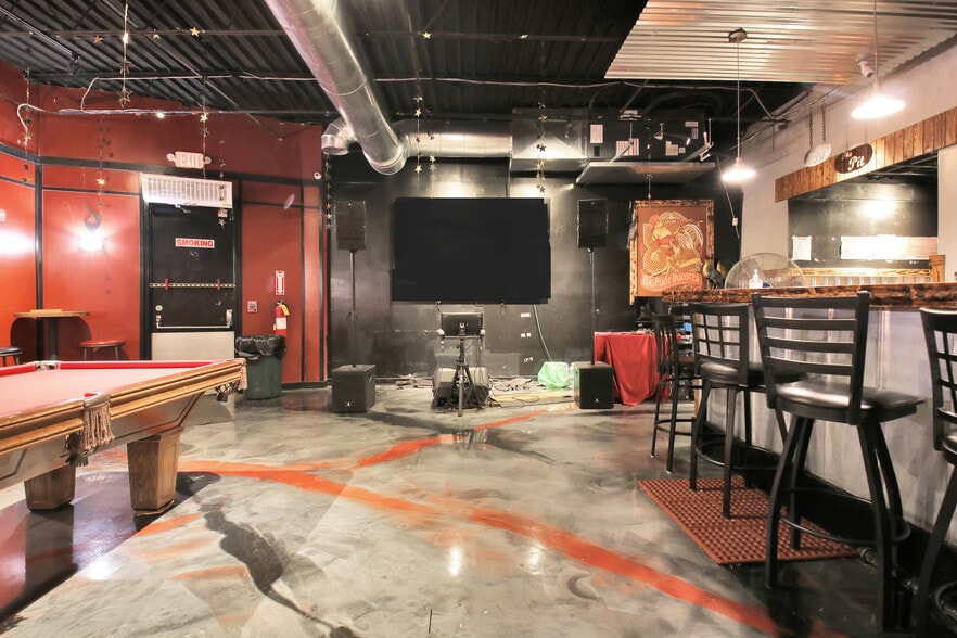 More Photos Of 7716 N Main St, Jonesboro Freestanding For Sale