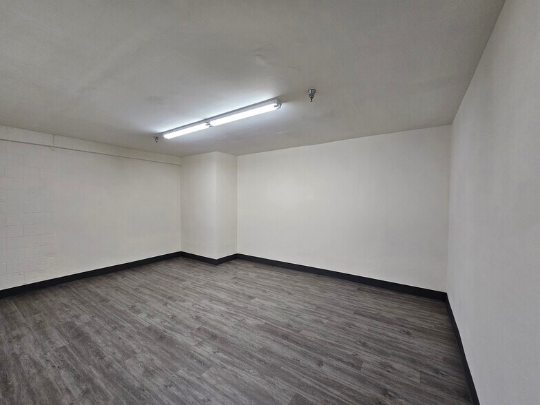 More Photos Of 1711-1723 E 58th Pl, Los Angeles Manufacturing For Lease
