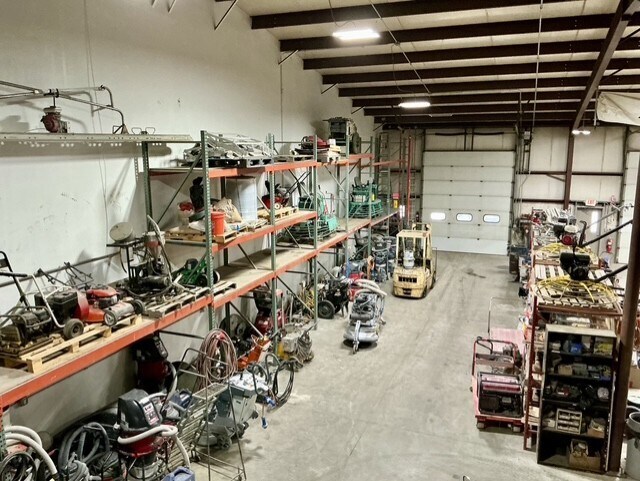 More Photos Of 13 Parkway Dr, Plainfield Warehouse For Lease