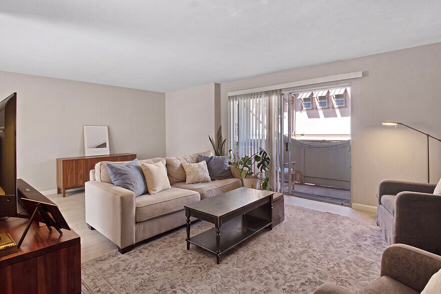 More Photos Of 1920 Latham St, Mountain View Apartments For Sale