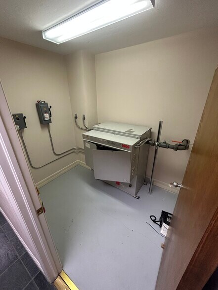 More Photos Of 4707 Enterprise Ave, Naples Loft Creative Space For Lease