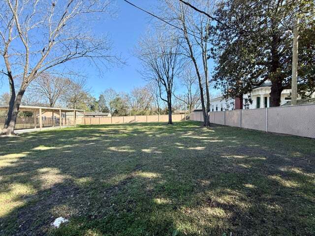 More Photos Of 320 19th St N, Columbus Flex For Lease