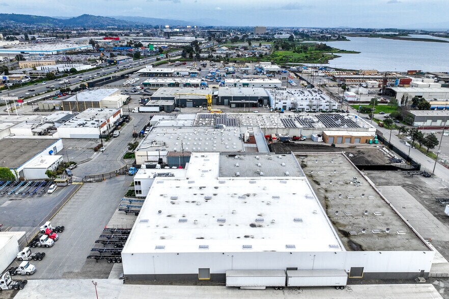 More Photos Of 4450 Tidewater Ave, Oakland Warehouse For Lease