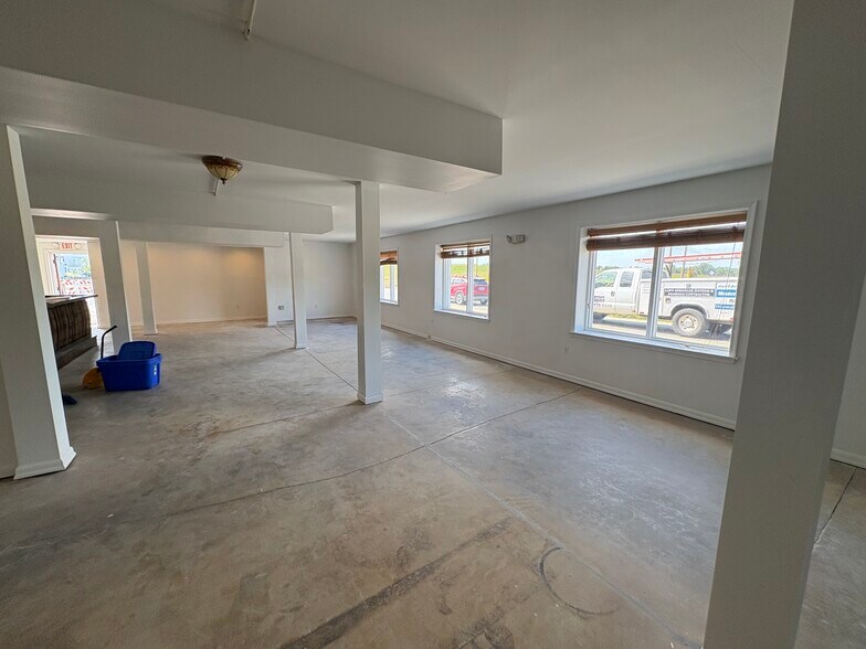More Photos Of 32191 Nassau Rd, Lewes Freestanding For Lease
