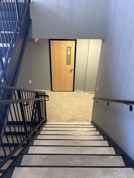 More Photos Of 712 Oaklawn Ave, Cranston Medical For Sale