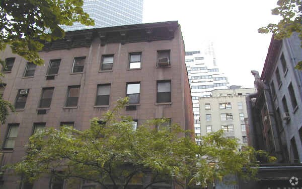 More Photos Of 125 E 39th St, New York Apartments For Sale