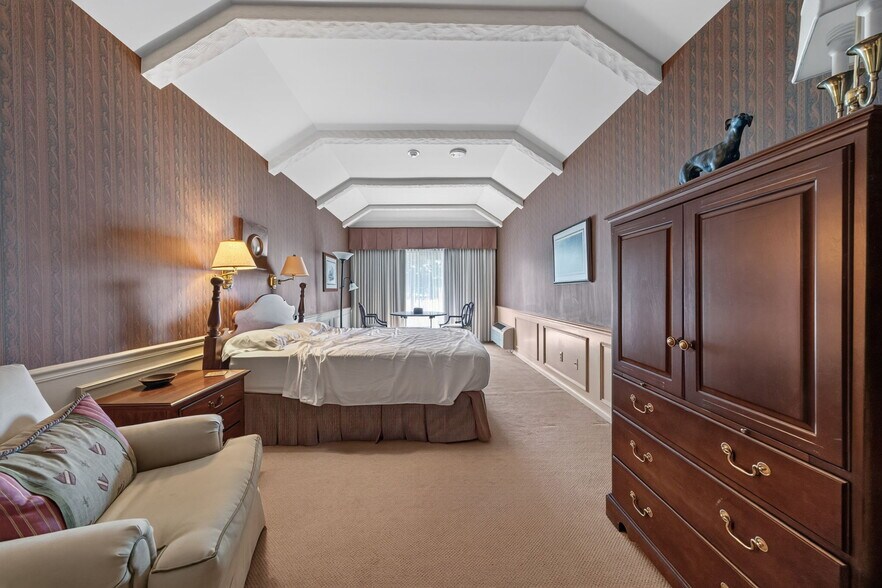 More Photos Of 1461 Highway EE, Winfield Specialty For Sale