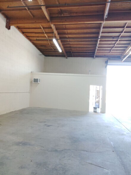 More Photos Of 16187 Yucca St, Hesperia Warehouse For Sale