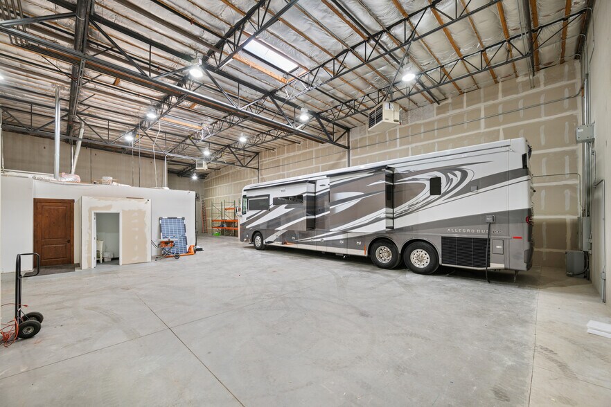 More Photos Of 7900 Sugar Pine Ct, Reno Warehouse For Lease