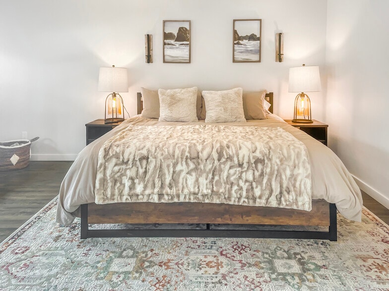 More Photos Of 38780 Longmere Way, Soldotna Hospitality For Sale