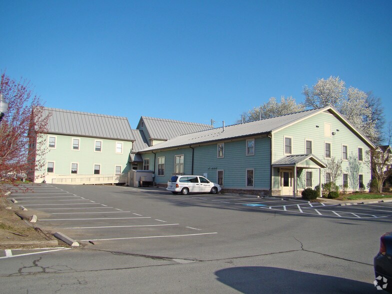 More Photos Of 101 South St SE, Leesburg Office For Lease