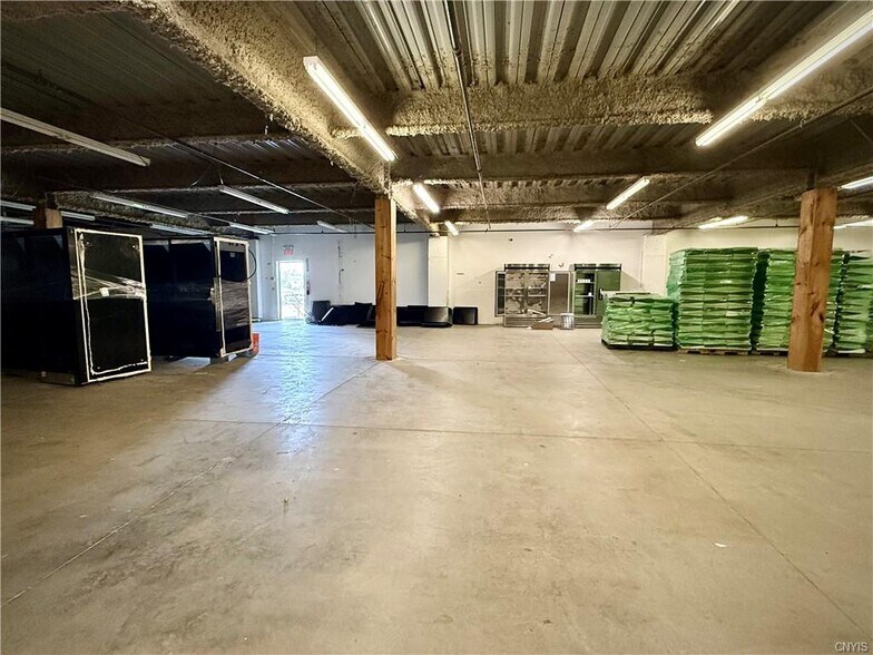 More Photos Of 3505 West Rd, Cortland Freestanding For Lease