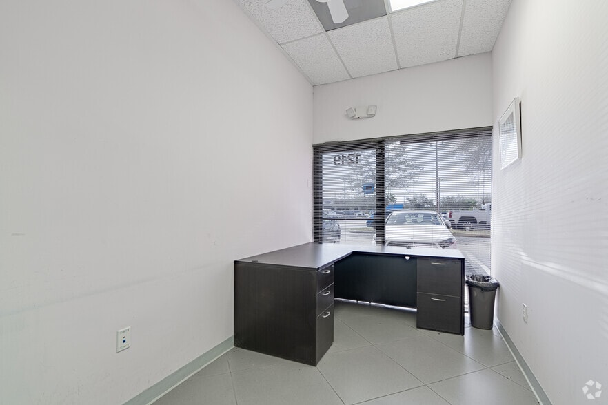 More Photos Of 1201-1221 S Powerline Rd, Pompano Beach Freestanding For Lease