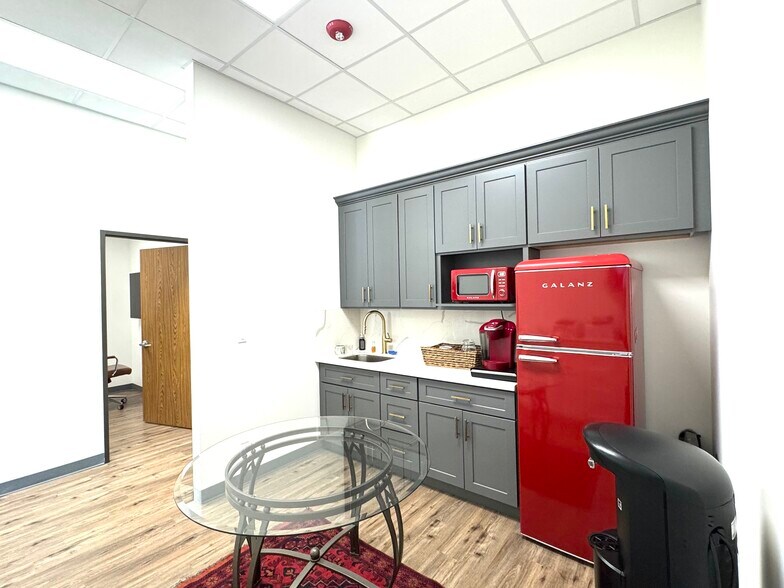 More Photos Of 203 Brand Ln, Stafford Office Residential For Sale