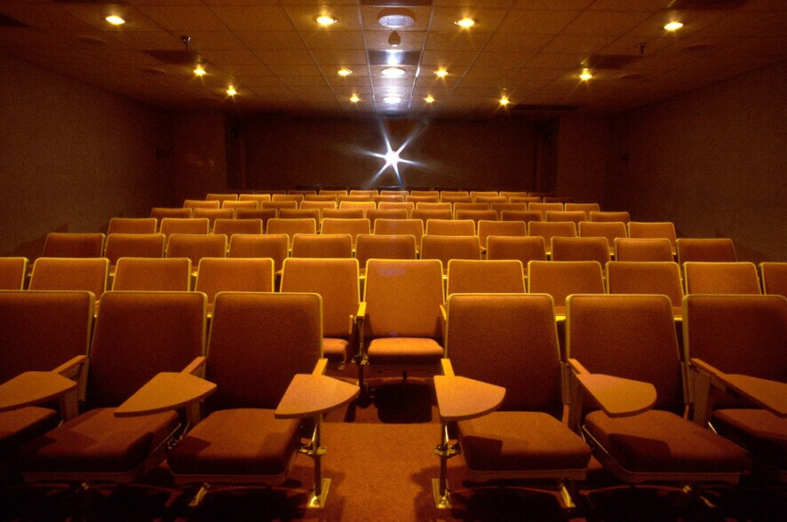 More Photos Of 100 W 76th St, Davenport Hotel For Sale