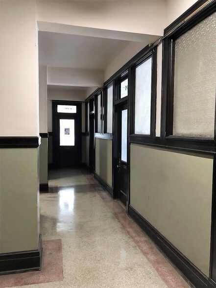 More Photos Of 1303 Main St, Newberry Office Residential For Sale