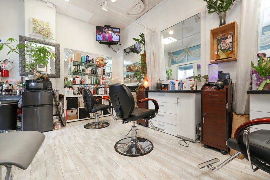 More Photos Of 1481 S King St, Honolulu Loft Creative Space For Lease