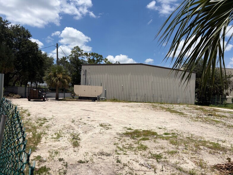 More Photos Of 5491 Benchmark Ln, Sanford Warehouse For Lease