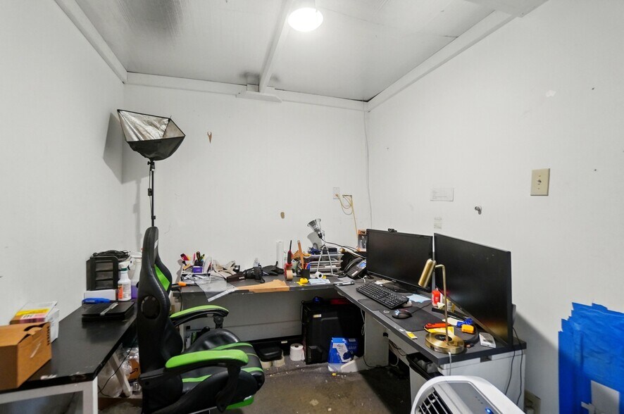 More Photos Of 50 Eswin St, Cincinnati Freestanding For Sale