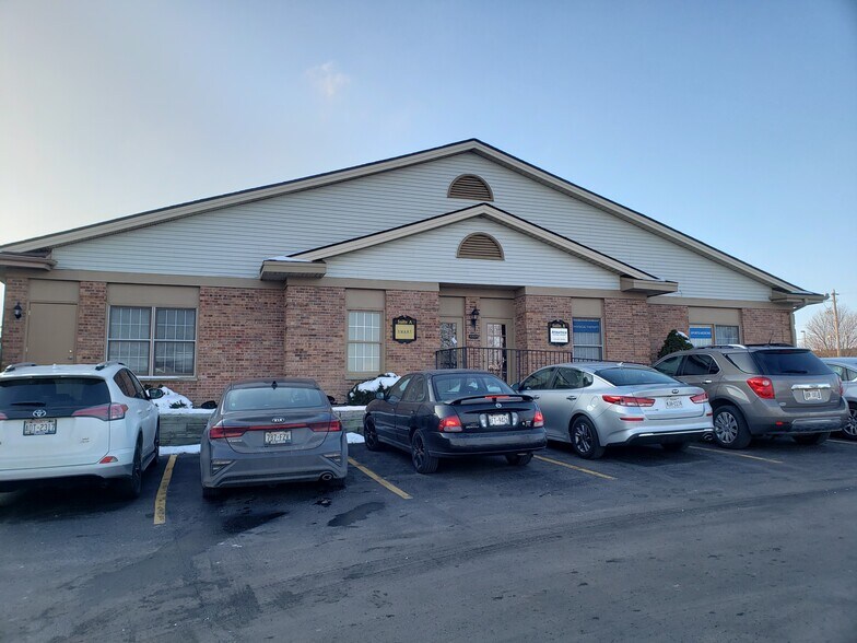 More Photos Of 1333 College Ave, South Milwaukee Medical For Lease